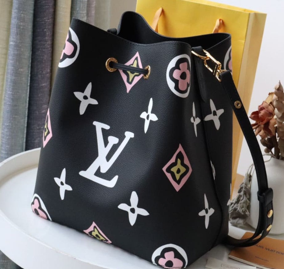 Louis Vuitton NeoNoe MM Bag Monogram M45821