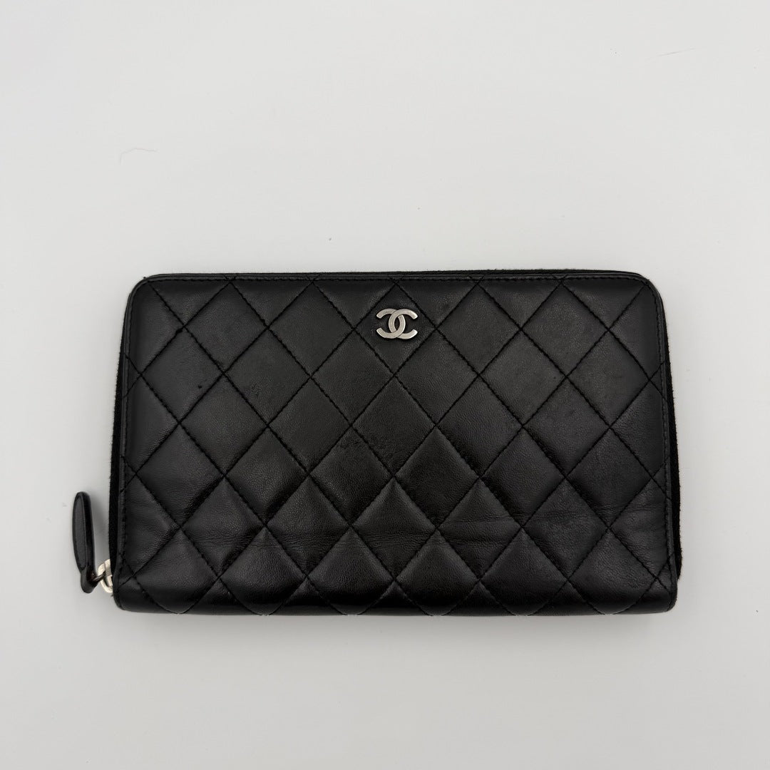 2011 Chanel CC Matelasse Lambskin Black Leather Long Zip Wallet